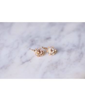 Boucles d'oreilles fleurs dormeuses anciennes en or rose Vous souhaitez 