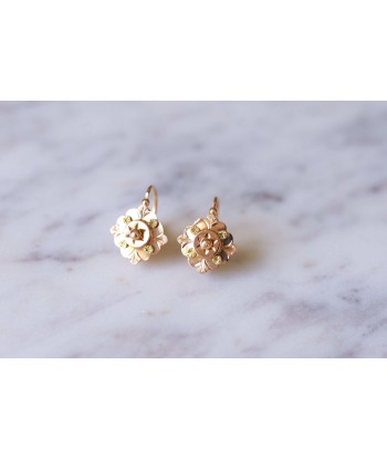 Boucles d'oreilles fleurs dormeuses anciennes en or rose et jaune destockage