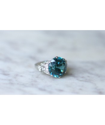 Bague Cocktail Zircon bleu et diamants sur platine les muscles