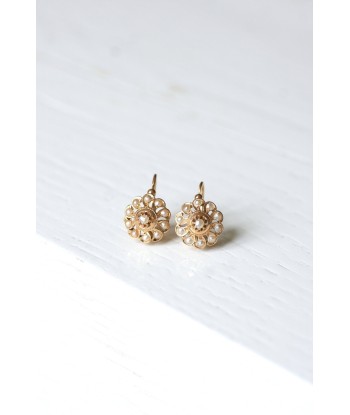 Boucles d'oreilles fleurs dormeuses anciennes en or rose et perles l'évolution des habitudes 