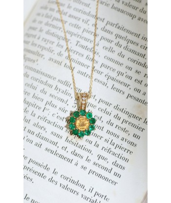 Collier Pendentif Marguerite Saphir Jaune et Emeraudes l'évolution des habitudes 