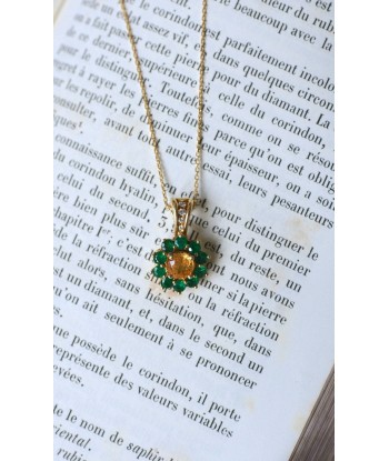 Collier Pendentif Marguerite Saphir Jaune et Emeraudes l'évolution des habitudes 