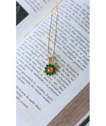 Collier Pendentif Marguerite Saphir Jaune et Emeraudes l'évolution des habitudes 