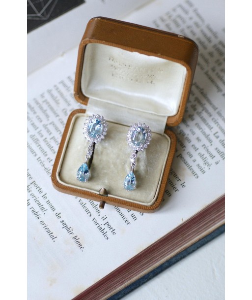 Boucles d'oreilles Gouttes Topaze Bleue et Diamant sur Or Blanc Venez découvrir notre 