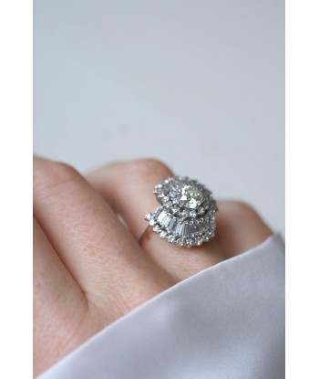 Bague Jupe Diamant Baguette 3.34 Cts Or Blanc en linge