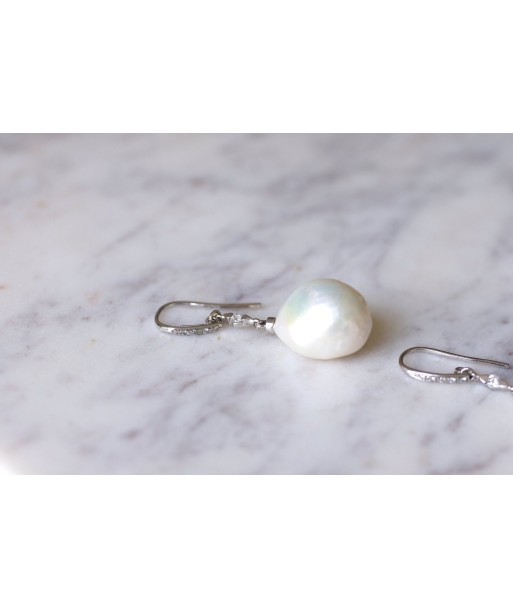 Boucles d'oreilles gouttes vintage en or blanc, diamants, et perles baroques shop