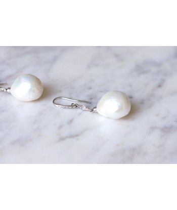 Boucles d'oreilles gouttes vintage en or blanc, diamants, et perles baroques shop