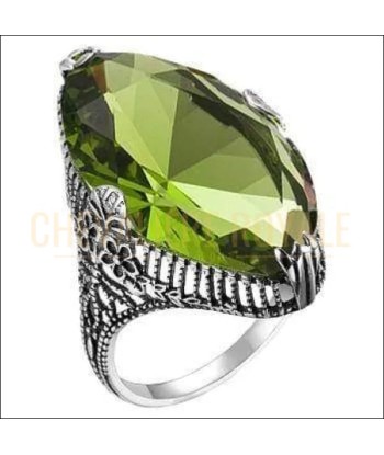 Chevalière femme en argent pierre précieuse vert transparent sur le site 