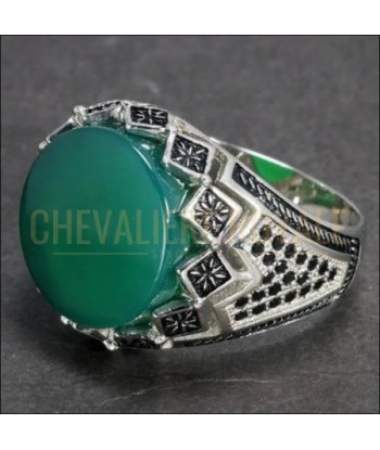 Chevalière homme argent avec pierre agate rouge verte et bleue sur le site 