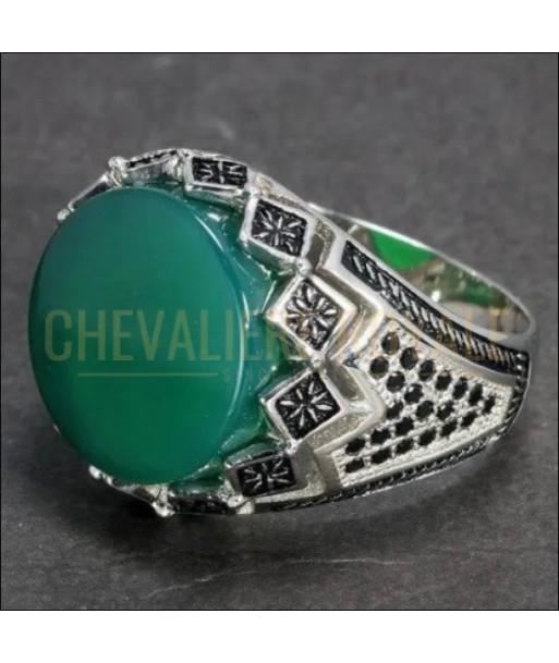 Chevalière homme argent avec pierre agate rouge verte et bleue sur le site 