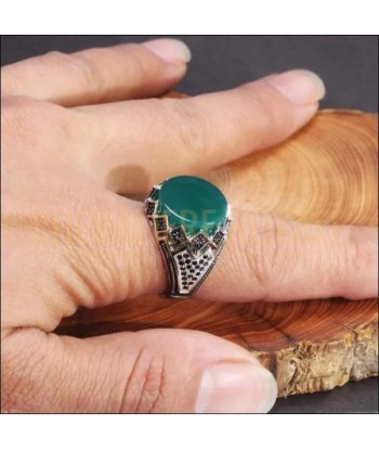 Chevalière homme argent avec pierre agate rouge verte et bleue sur le site 