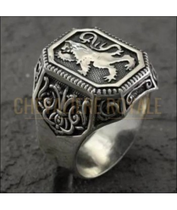 Chevalière lion artisanale sur mesure en argent massif pour homme chez Cornerstreet bien 