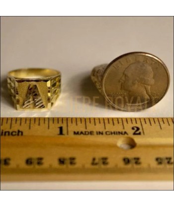 Chevalière homme or jaune de haute qualité 14 carats gravée ou a consommer sur place