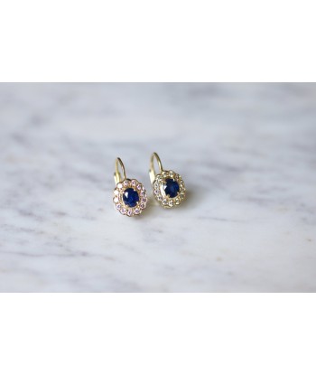 Boucles d'oreilles marguerite vintage en or jaune, saphir entourage diamants Comment ça marche