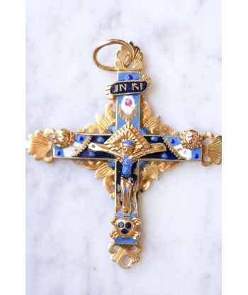 Croix ancienne régionale, du Puy en Velay, en or 18Kt et émail bleu et noir, XVIIIe Siècle est présent 