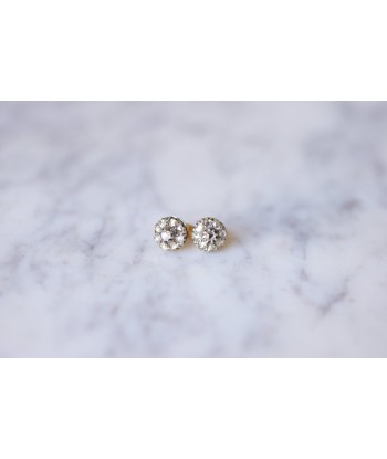 Boucles d'oreilles clous anciennes en or, argent, et diamants une grave pollution 