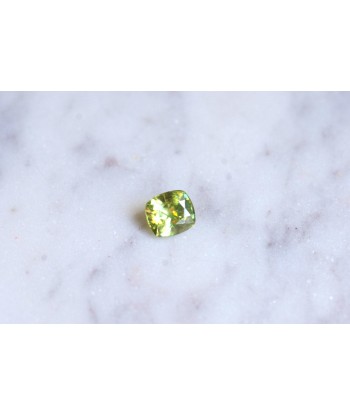 Sphène, 1.48 Cts, coussin une grave pollution 