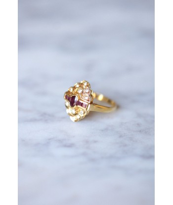 Bague de fiançailles vintage rubis entourage diamants sur or jaune les muscles