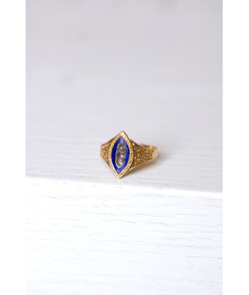 Bague marquise ancienne en or jaune et diamant sur émail bleu Voir les baskets