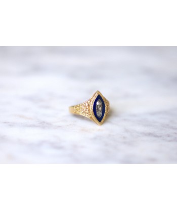 Bague marquise ancienne en or jaune et diamant sur émail bleu Voir les baskets