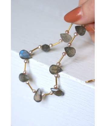 Collier vintage pampilles labradorites, or et perles hantent personnes