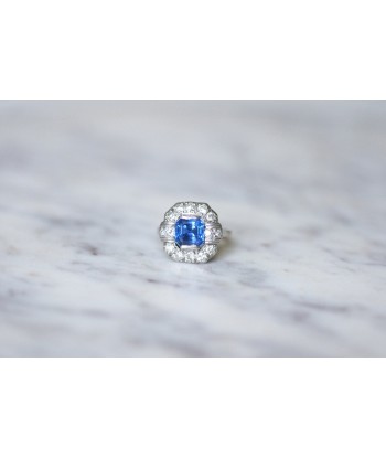 Bague de fiançailles Art Deco saphir 2.57 Cts entourage diamants sur platine le des métaux précieux