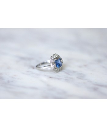 Bague de fiançailles Art Deco saphir 2.57 Cts entourage diamants sur platine le des métaux précieux