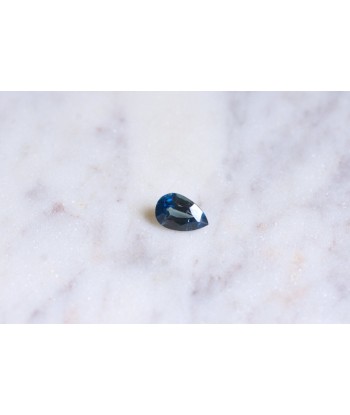 Saphir bleu vert, color change, 1.98 Cts, poire les ligaments