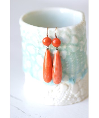 Boucles d'oreilles pendantes anciennes dormeuses en or et goutte de corail chez Cornerstreet bien 