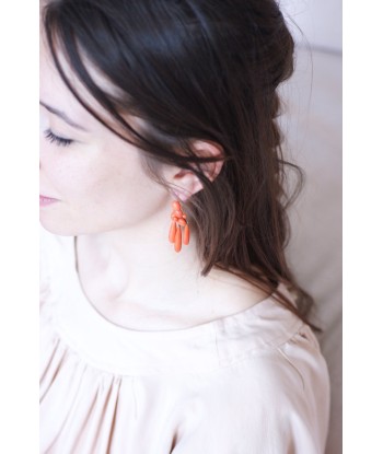 Boucles d'oreilles girandoles anciennes en or et goutte de corail du meilleur 