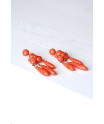 Boucles d'oreilles girandoles anciennes en or et goutte de corail du meilleur 