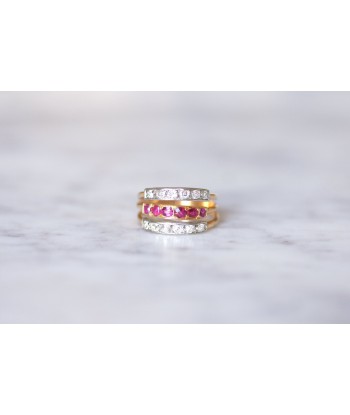 Bague Victorienne triple anneau en or rose, platine, rubis et diamants Par le système avancé 