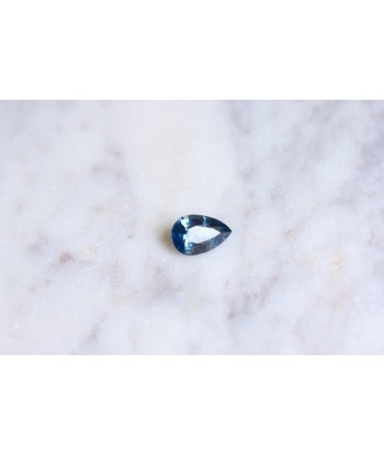 Saphir bleu vert, color change, 1.98 Cts, poire les ligaments