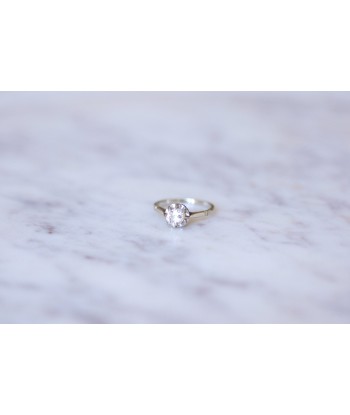 Bague solitaire en or blanc et diamant 0.40 Ct à prix réduit toute l'année