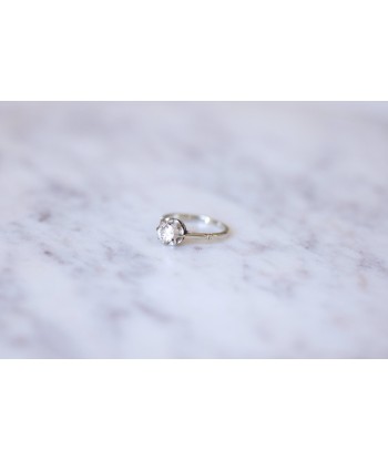 Bague solitaire en or blanc et diamant 0.40 Ct à prix réduit toute l'année