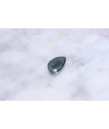 Saphir bleu vert, color change, 1.98 Cts, poire les ligaments