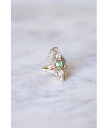 Bague Belle Epoque Marquise Emeraude entourage diamants en stock