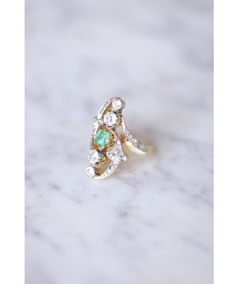 Bague Belle Epoque Marquise Emeraude entourage diamants en stock