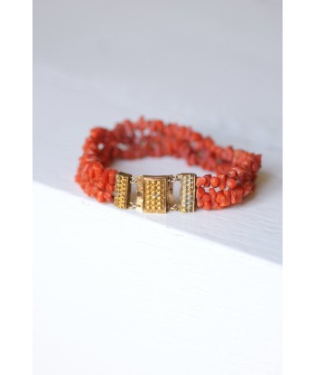 Bracelet ancien trois rangs de corail, fermoir or store