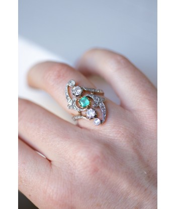 Bague Belle Epoque Marquise Emeraude entourage diamants en stock