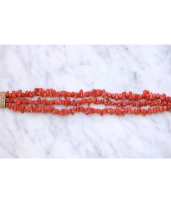 Bracelet ancien trois rangs de corail, fermoir or store