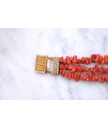 Bracelet ancien trois rangs de corail, fermoir or store