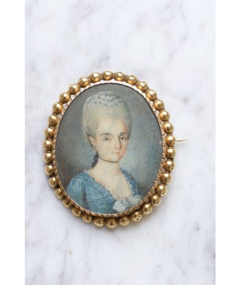 Broche ancienne en or et portrait miniature est présent 