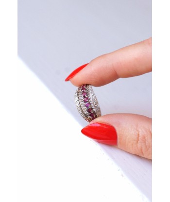 Bague bandeau vintage en or gris, rubis, et diamants les ligaments