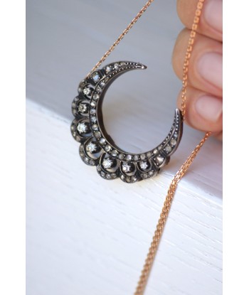 Collier croissant de lune or et diamants l'évolution des habitudes 