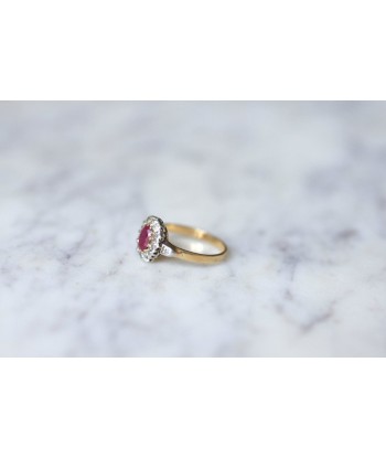 Bague de fiançailles rubis entourage diamants sur le site 