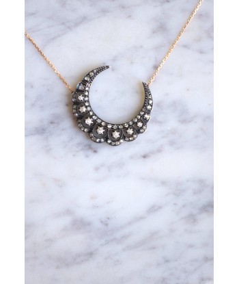 Collier croissant de lune or et diamants l'évolution des habitudes 