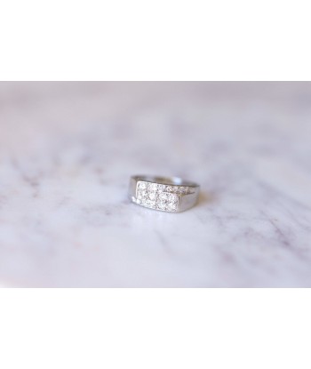 Bague chevalière Art Deco, diamants et platine la livraison gratuite