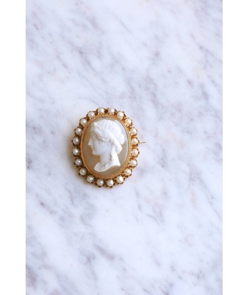 Broche camée agate et perles fines rembourrage situé sous