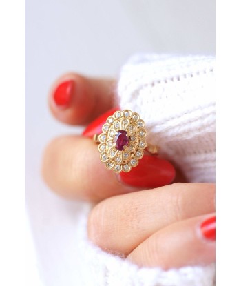 Bague de fiançailles rubis entourage diamants sur or jaune Faites des économies